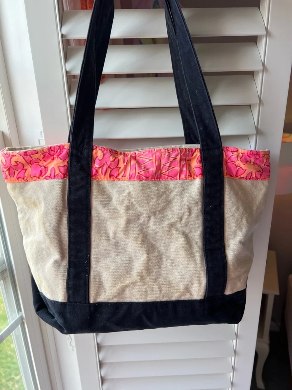 Vineyard Vines Tote Bag - Picture 2 of 7